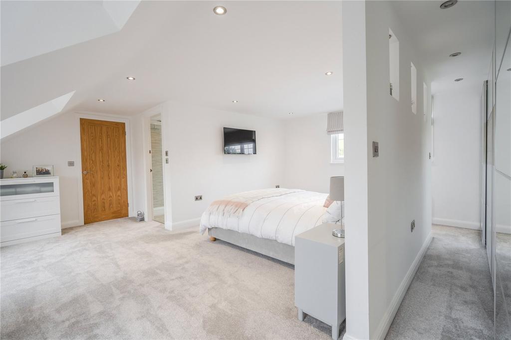 Main Bedroom (2)