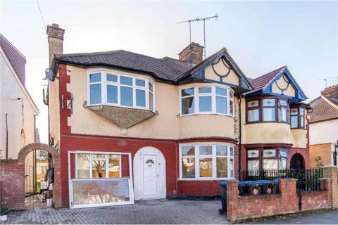 Studio to rent, LONDON NW10
