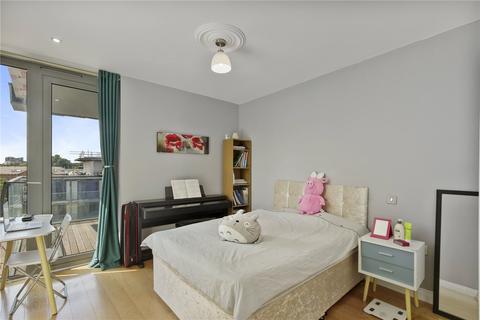 3 bedroom flat to rent, Chapelier House, Eastfields Avenue, London