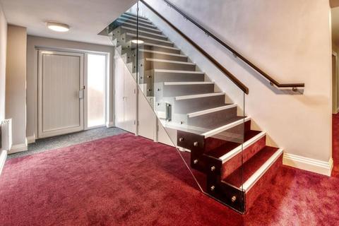 Flat 1, Blomfield Place, 30 Frances Road, Windsor, SL4 3AA