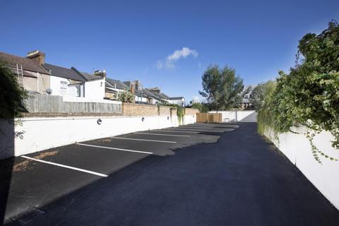 Flat 1, Blomfield Place, 30 Frances Road, Windsor, SL4 3AA