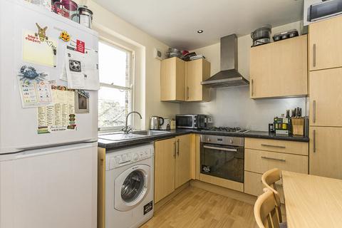 3 bedroom apartment to rent, Rushcroft Road, London SW2