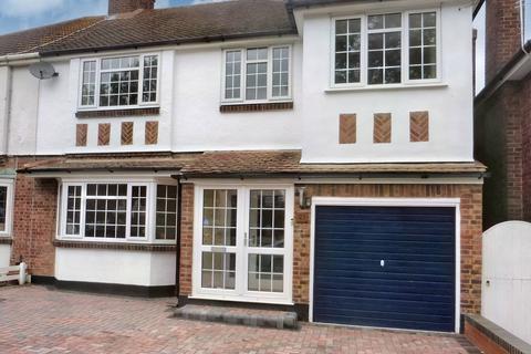 4 bedroom semi-detached house to rent - Lichfield Terrace, Upminster RM14