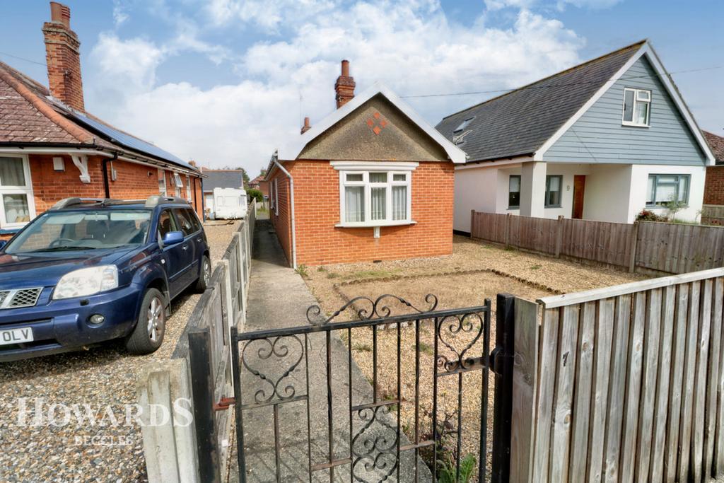 Kemps Lane, Beccles 2 bed detached bungalow £230,000