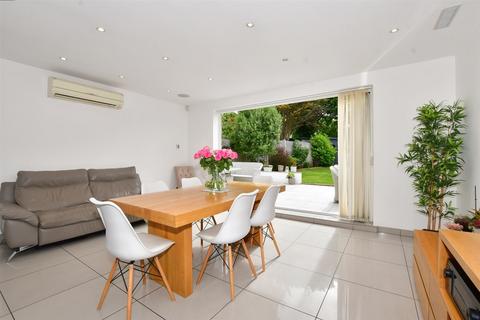 26 Woodside Road, Sutton, SM1 3SU