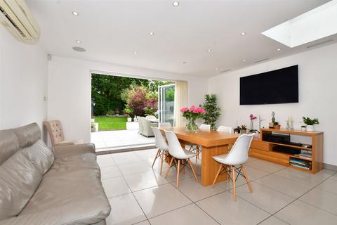 26 Woodside Road, Sutton, SM1 3SU