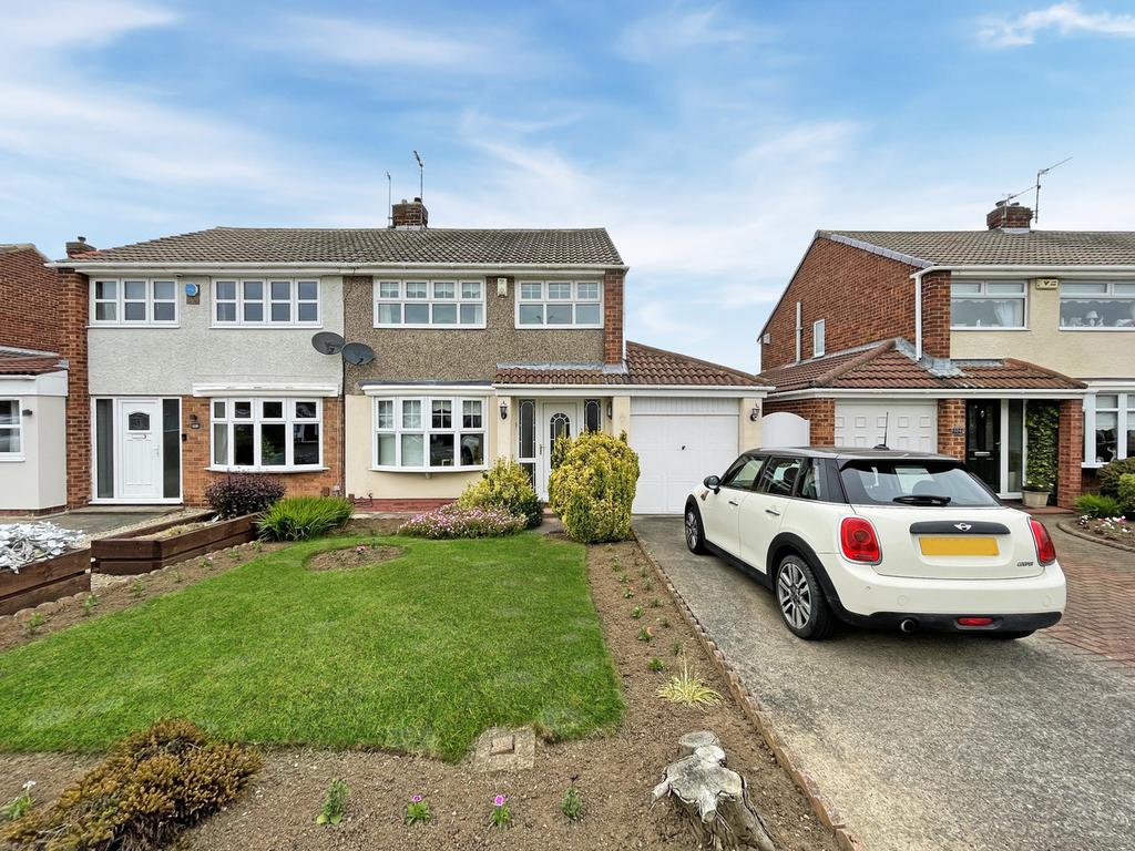 Kesteven Road, Hartlepool, TS25 3 bed semidetached house £165,000