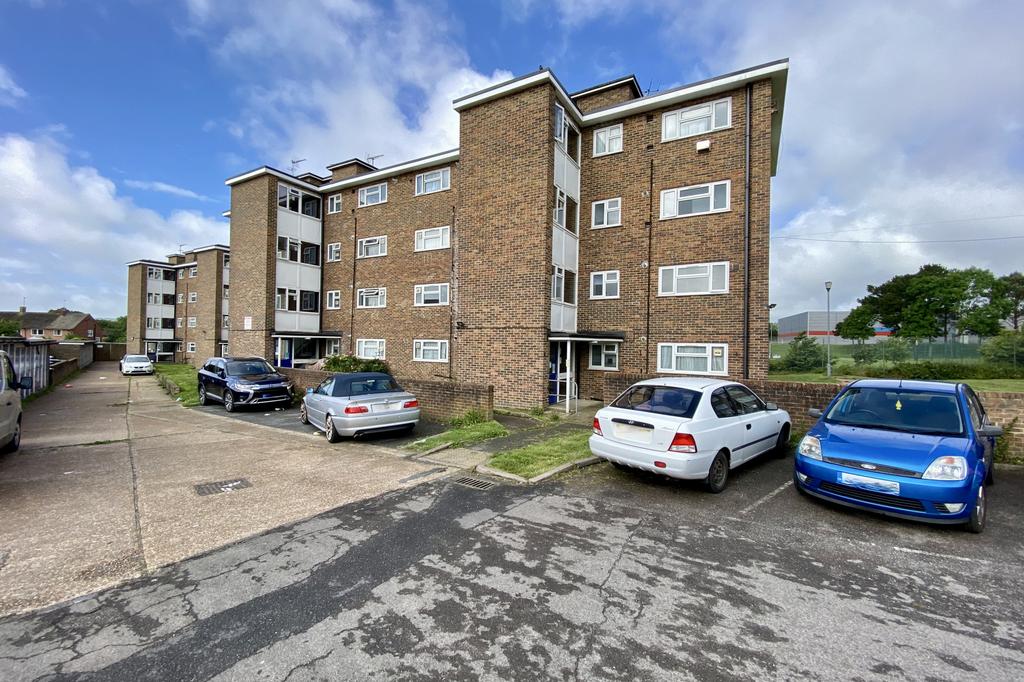 Argyll Court, Faygate Road... 1 bed flat £150,000