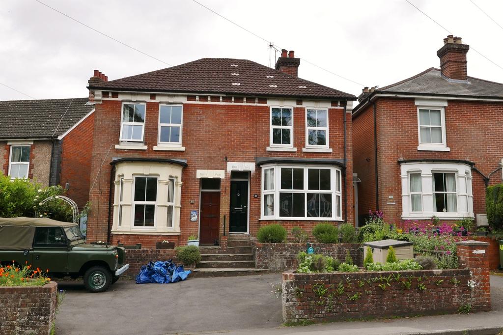 EAST STREET, FAREHAM 3 bed semidetached house £375,000