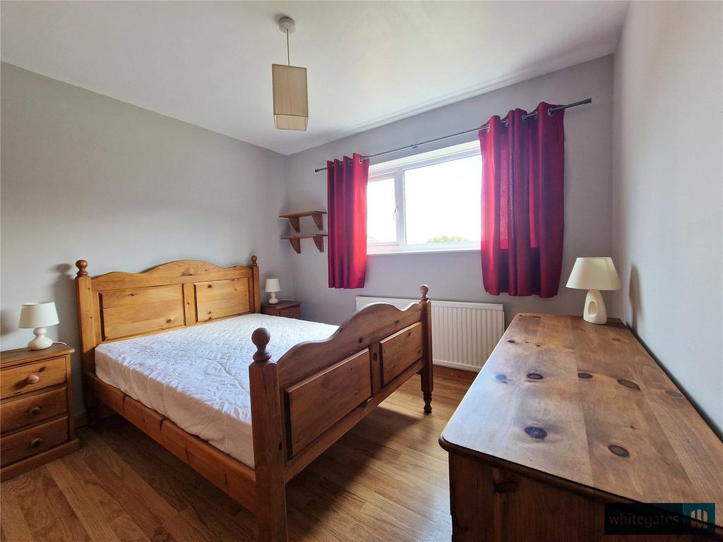 Burns Drive, Dronfield, Derbyshire, S18 1 bed apartment £600 pcm (£
