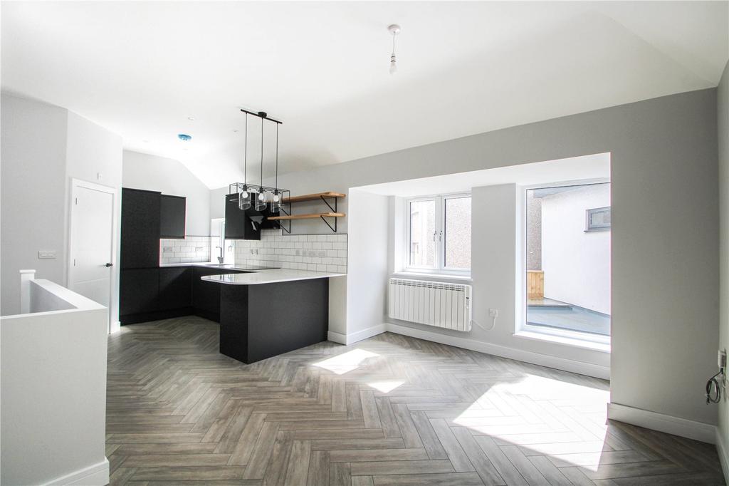 Spring Mews, Summerhill, Bristol, BS5 2 bed terraced house £1,200 pcm