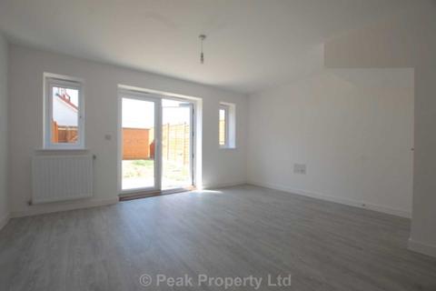 2 bedroom terraced house to rent - Cole Avenue, Southend-On-Sea