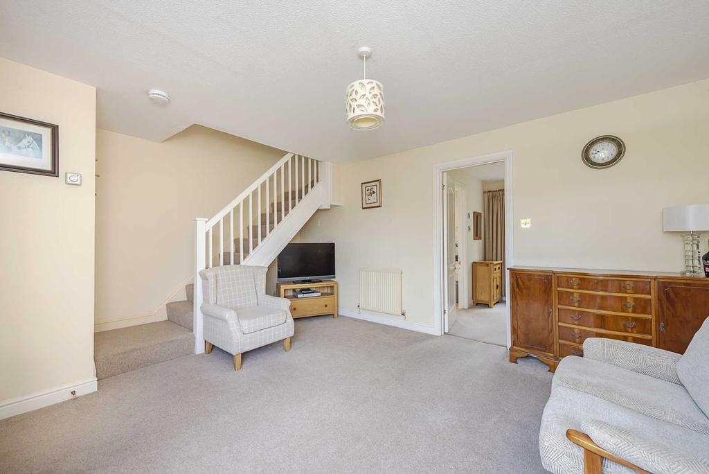 Chapel Meadow, Tring 3 bed semidetached house £495,000