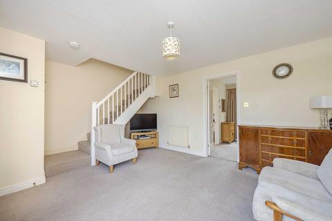 27 Chapel Meadow, Tring, HP23 5HB