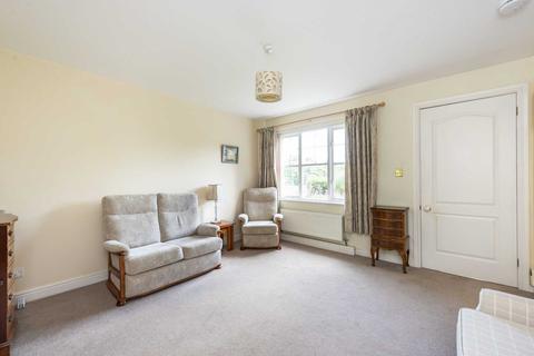 27 Chapel Meadow, Tring, HP23 5HB