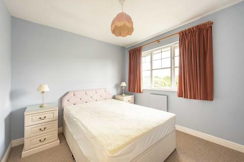 27 Chapel Meadow, Tring, HP23 5HB