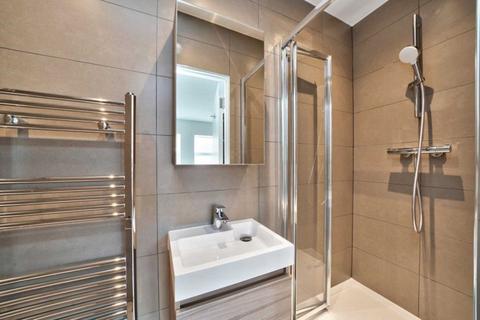 Studio to rent, Headstone Road, Harrow