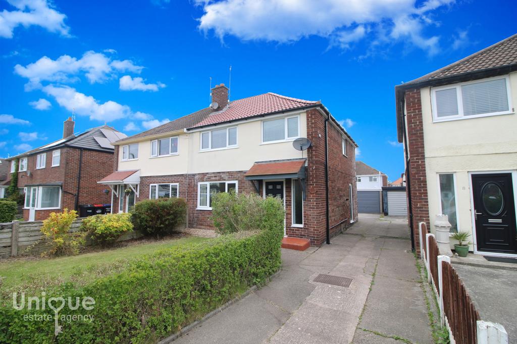Reta Drive, ThorntonCleveleys, FY5 3 bed semidetached house £159,950