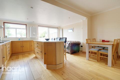 51 Macdonald Avenue, Hornchurch, RM11 2NF
