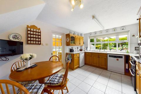6 Basil Close, Northampton, NN4 0TQ