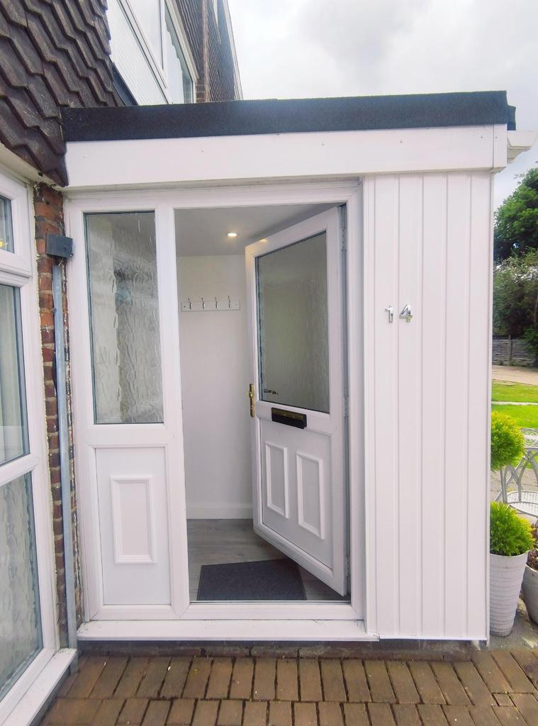 Egg Hall, Epping, CM16 1 bed house £1,000 pcm (£231 pw)