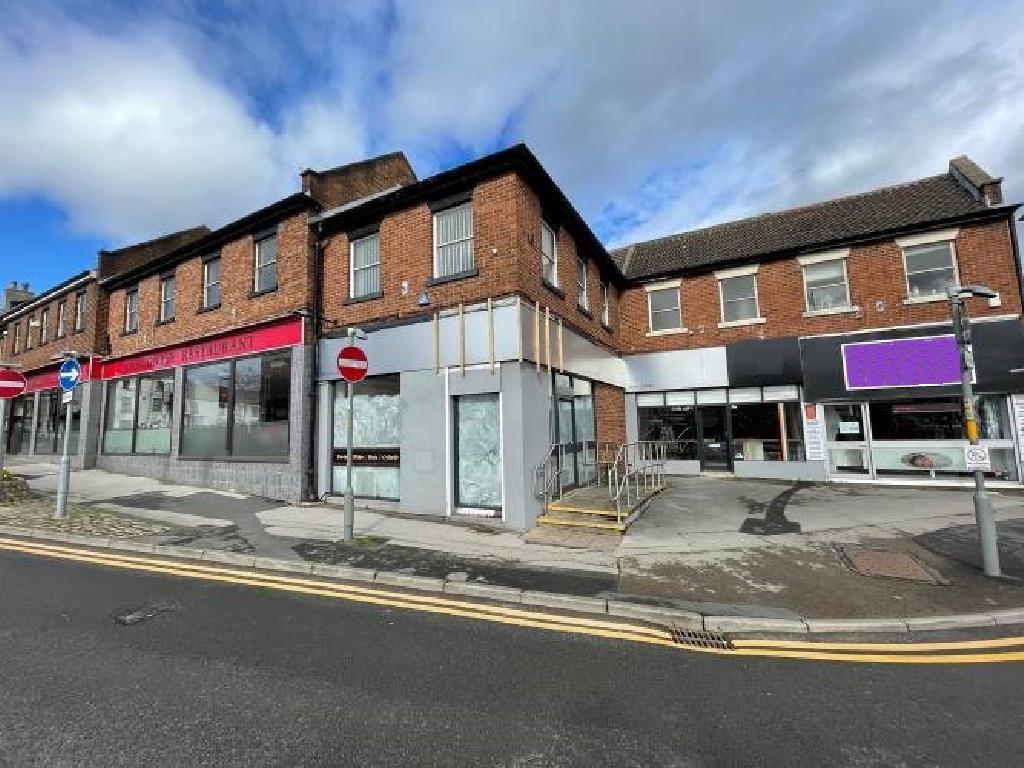 Queens Square, Poulton Le Fylde, FY6 7BW Shop £708 pcm (£163 pw)