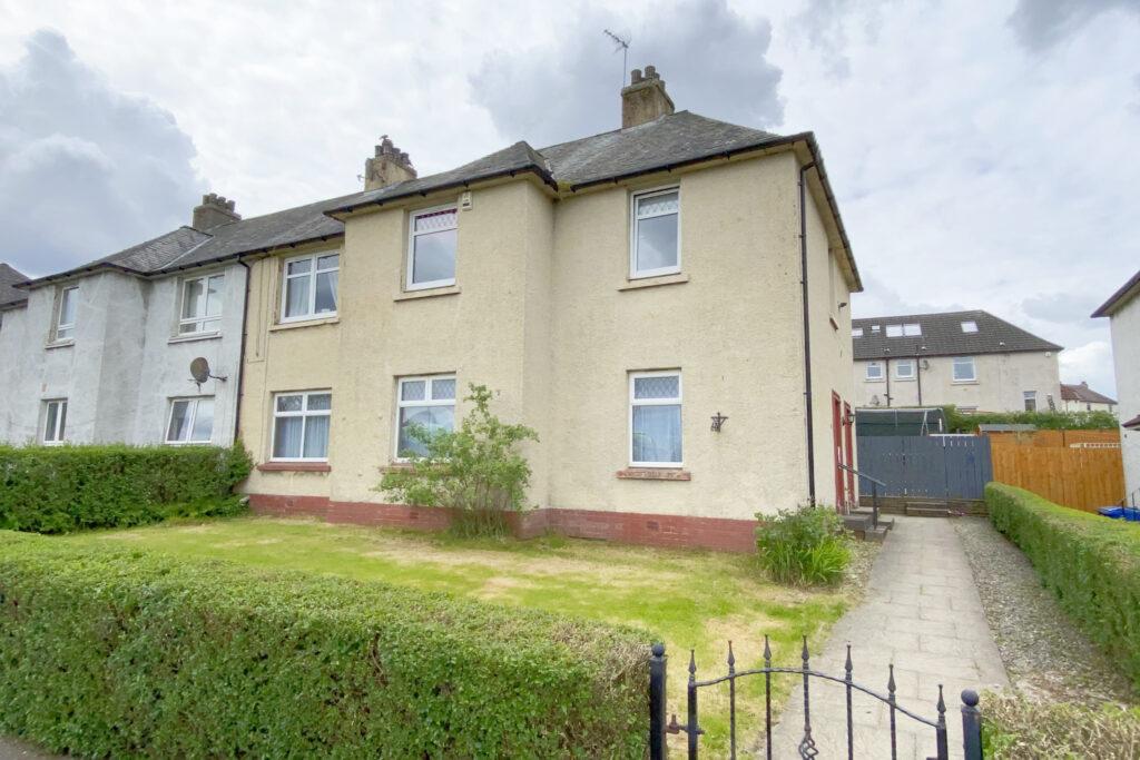 465 Kilbowie Road, Clydebank G81 2AX 3 bed flat £79,995