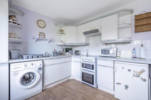 50 Eton Close, Witney, OX28 3GA