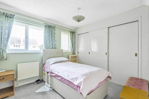 50 Eton Close, Witney, OX28 3GA
