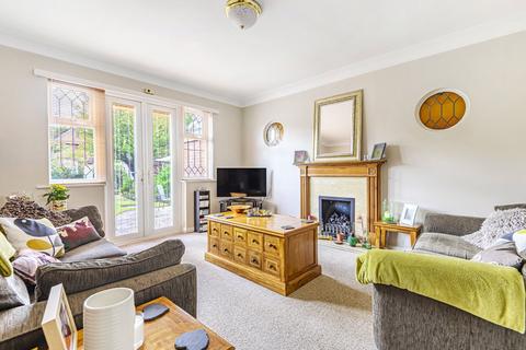 58 Claygate Lane, Esher, KT10 0BJ