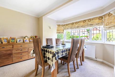 58 Claygate Lane, Esher, KT10 0BJ