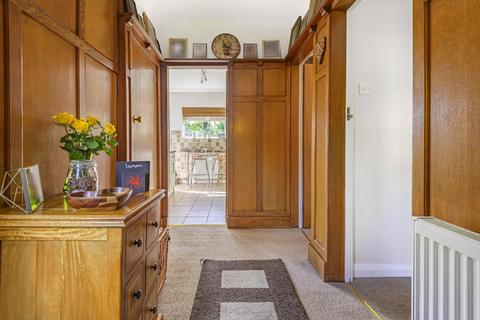 58 Claygate Lane, Esher, KT10 0BJ