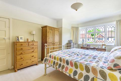 58 Claygate Lane, Esher, KT10 0BJ