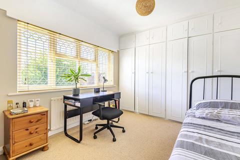 58 Claygate Lane, Esher, KT10 0BJ
