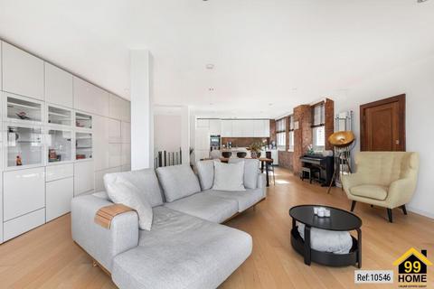 2 bedroom flat to rent, 26-28 Bartholomew Square, London, EC1V