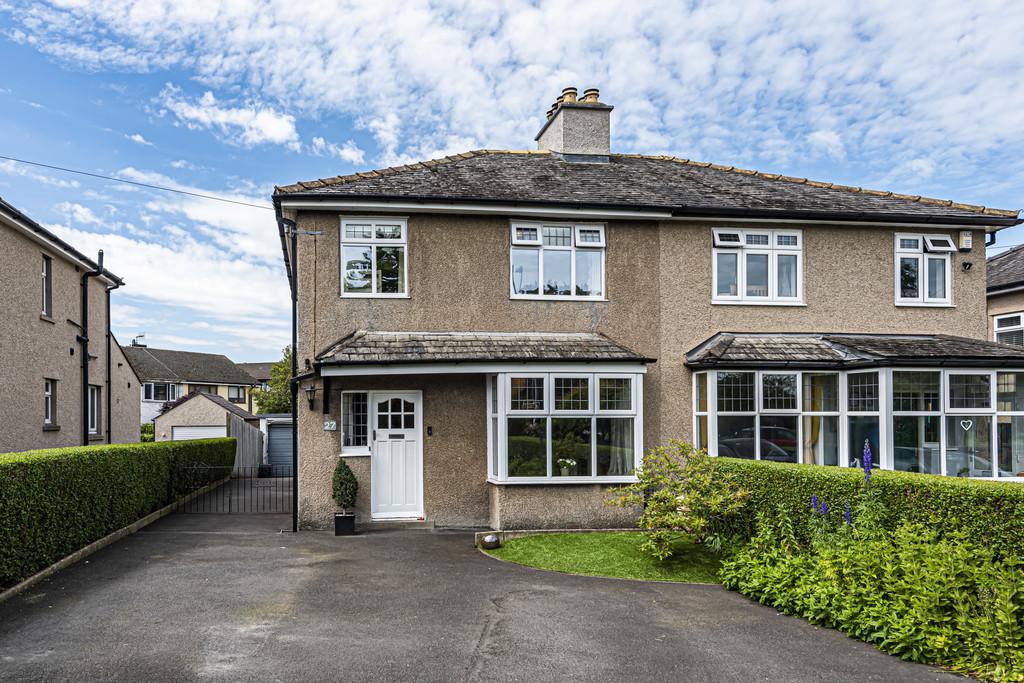 27 Burton Road, Kendal, Cumbria, LA9 7LJ 3 bed semidetached house £