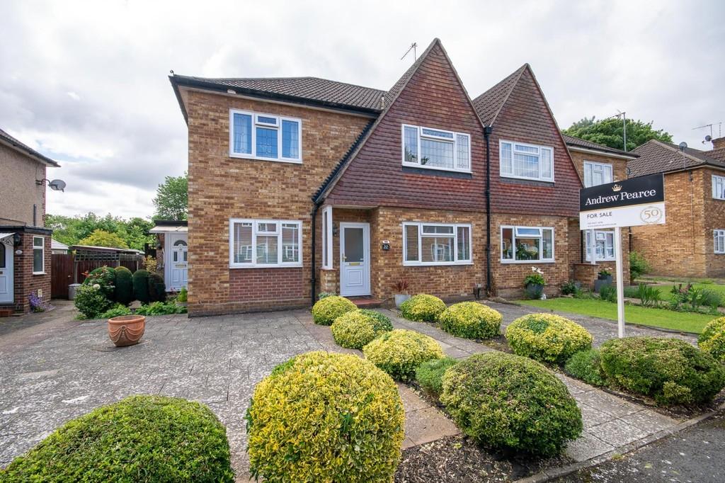 Willow Tree Close,Ickenham 2 bed ground floor for sale £