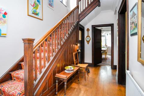 14 Belmont Road, Reigate, RH2 7EE