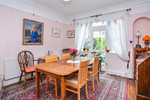 14 Belmont Road, Reigate, RH2 7EE