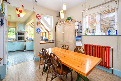 14 Belmont Road, Reigate, RH2 7EE