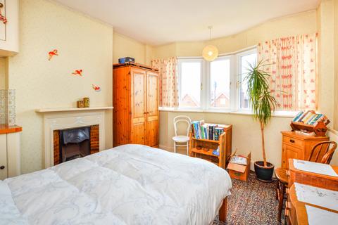14 Belmont Road, Reigate, RH2 7EE