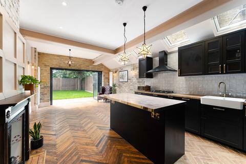 81 Windsor Road, London, E10 5LP