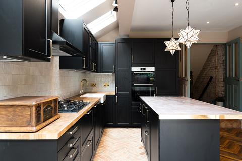 81 Windsor Road, London, E10 5LP
