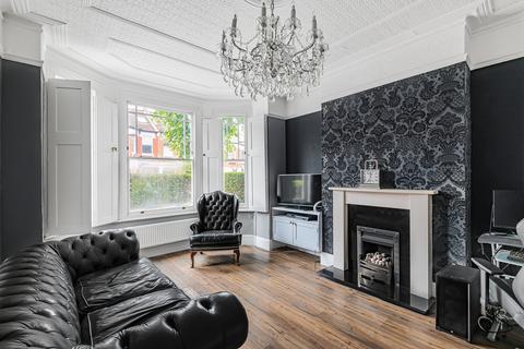 27 Outram Road, London, N22 7AB