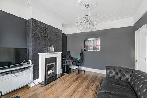 27 Outram Road, London, N22 7AB