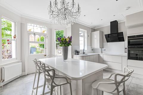 27 Outram Road, London, N22 7AB