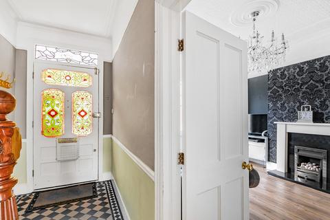 27 Outram Road, London, N22 7AB
