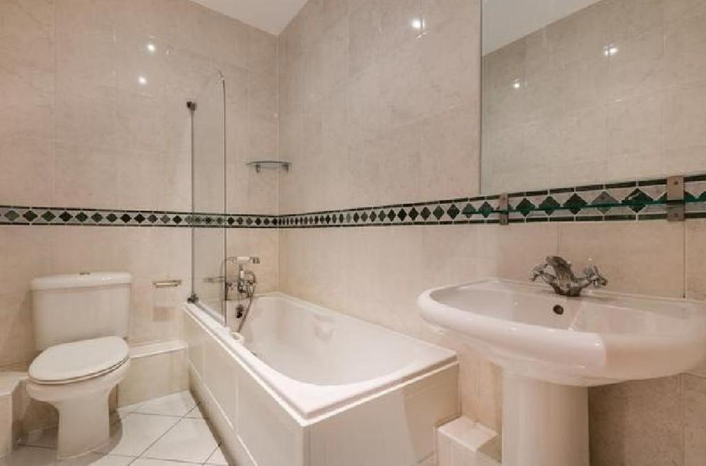 Main bathroom