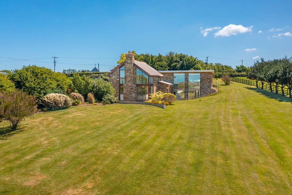 Widemouth Bay, Nr. Bude, Cornwall 4 bed detached house for sale £