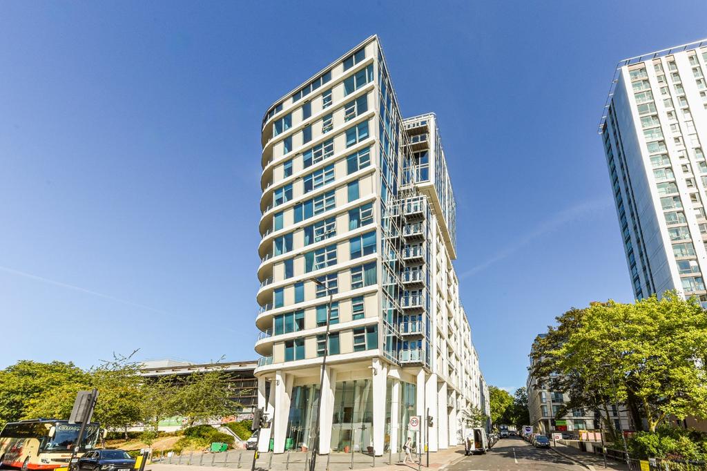 Apartment in London - More